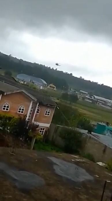 Captan momento en que helicóptero se desploma en Hidalgo