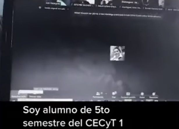 Maestro saca a alumnos de clase virtual