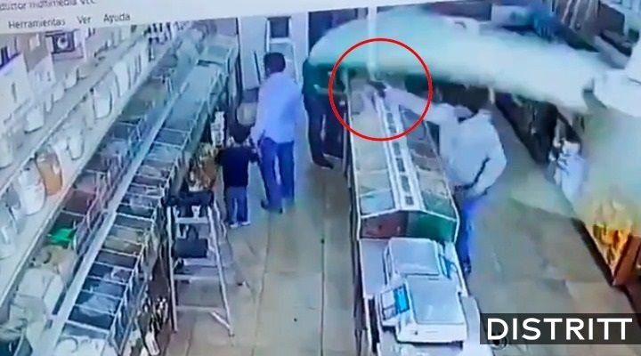 Matan a hombre que caminaba con su hijo en mercado de Tijuana