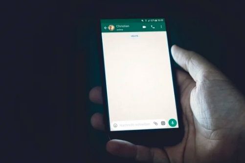¿Qué pasa con tu cuenta de WhatsApp si lo envías?
