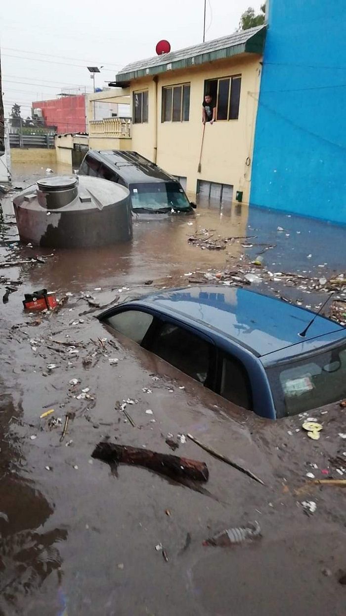 Reportan a dos personas muertas por las lluvias en Ecatepec