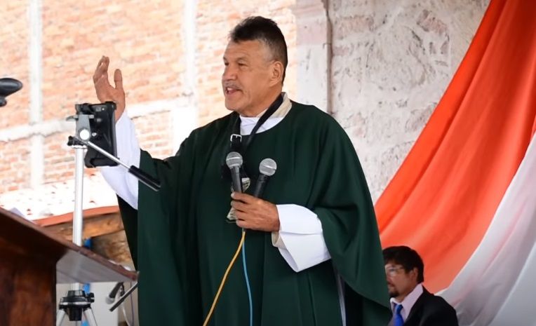 ¿Quién es el Padre Pistolas?