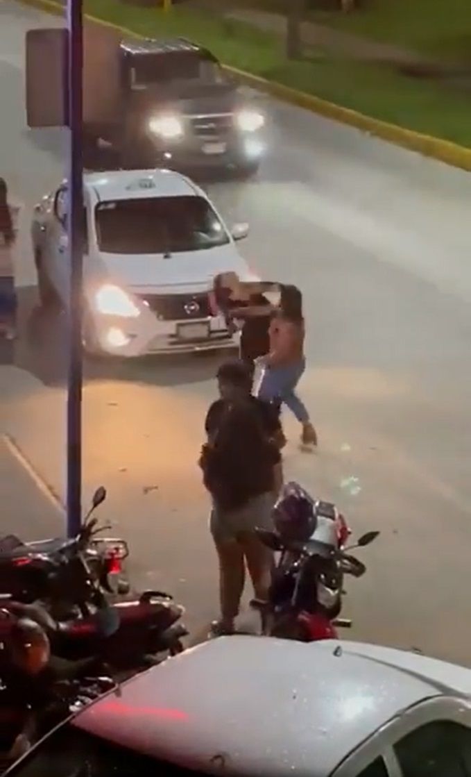 Video de mujeres peleando en bar de Michoacán