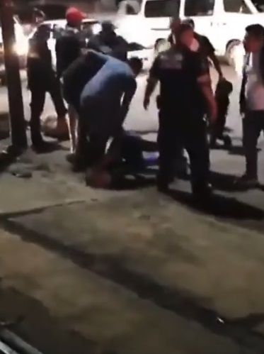 Pasajeros golpean a asaltantes en la México-Texcoco |VIDEO