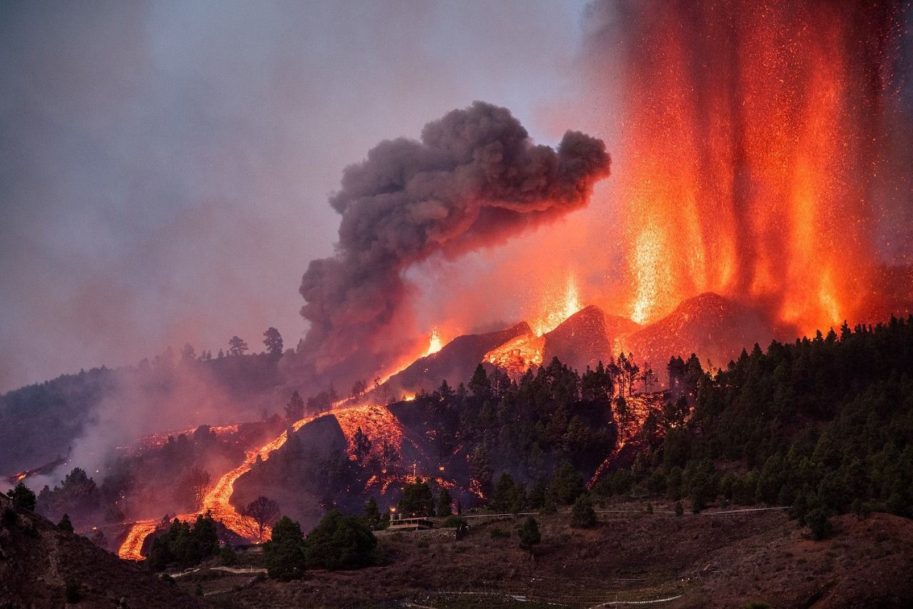 Volcán en La Palma. Las causas e imágenes de la erupción 