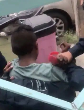 Exhiben abuso policial contra menor de edad en Guadalajara |VIDEO