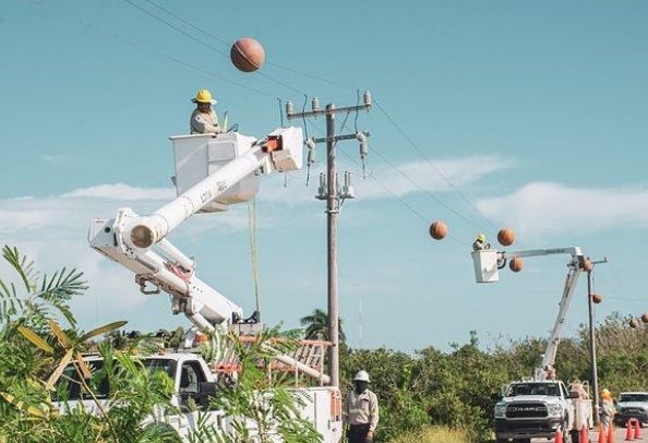 Reforma eléctrica respetará contratos con privados: Morena