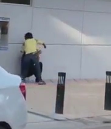 Ya no me hagas daño: captan a mujer golpeando a hombre en Sinaloa |VIDEO