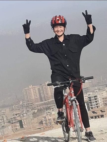 Mahjabin Hakimi. Talibanes decapitan a jugadora de voleibol