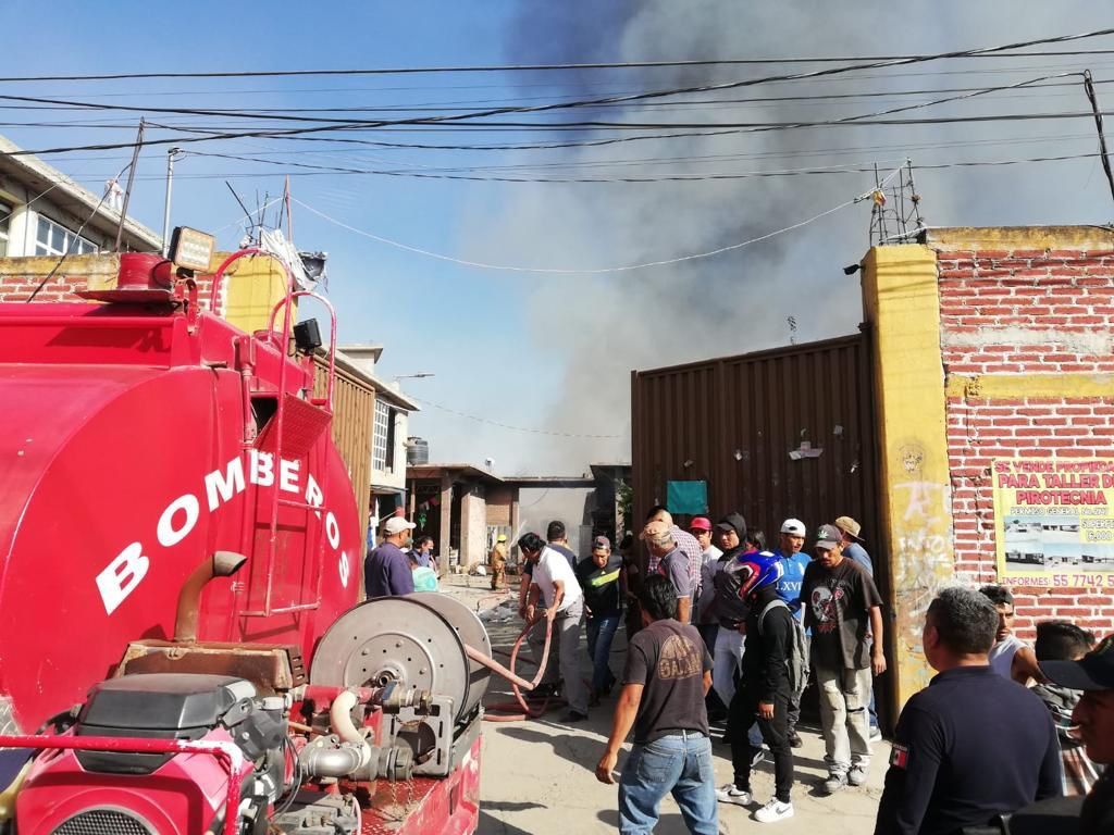 Difunden fotos y videos de explosión en Tultepec