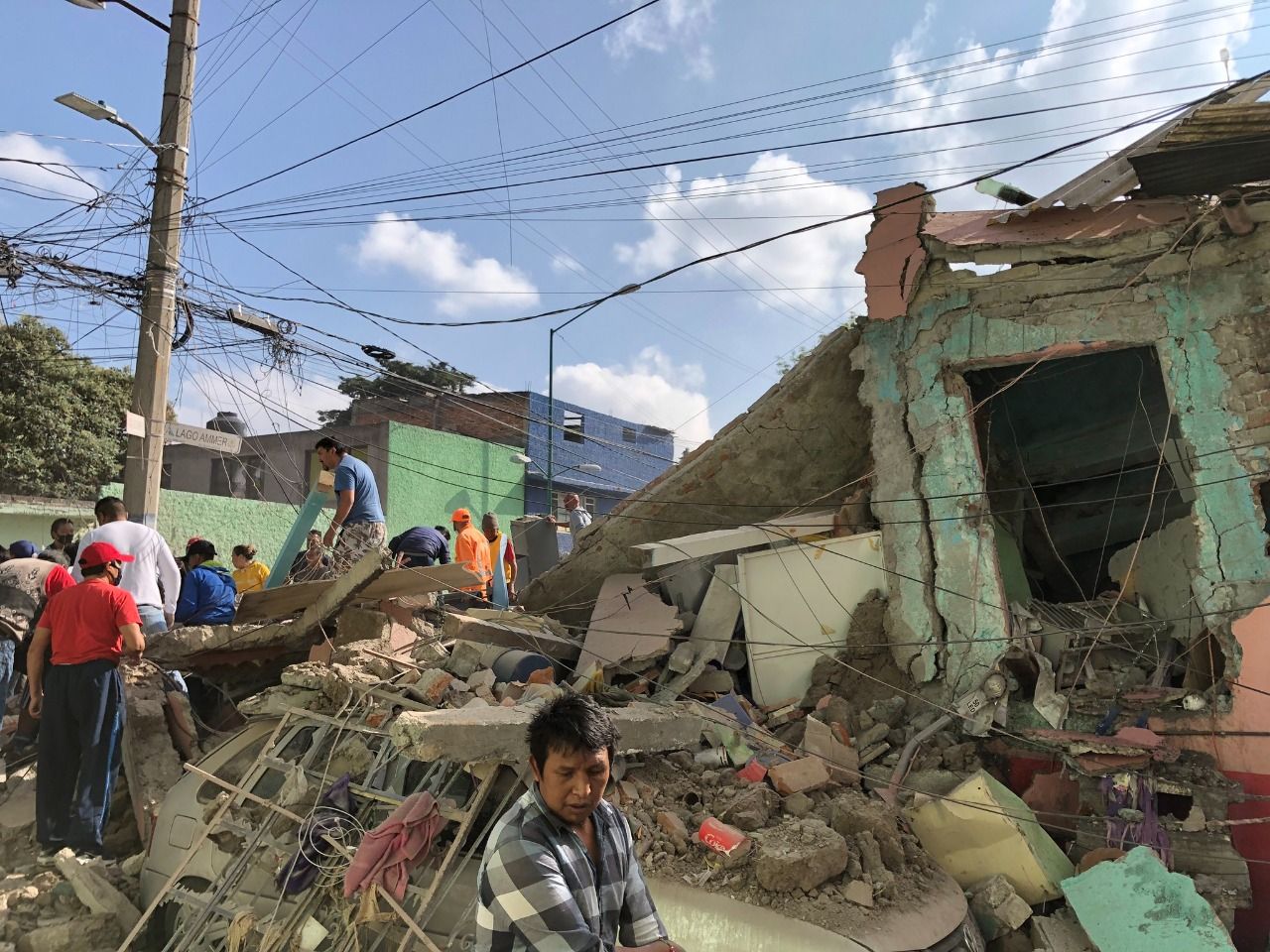 Difunden fotos y videos de explosión en la colonia Pensil Norte; hay un muerto