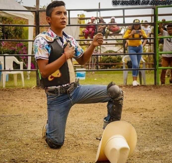 Muere Niño de Oro durante jaripeo