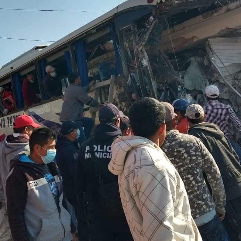 Edomex. Autobús choca contra casa en Joquicingo |VIDEO