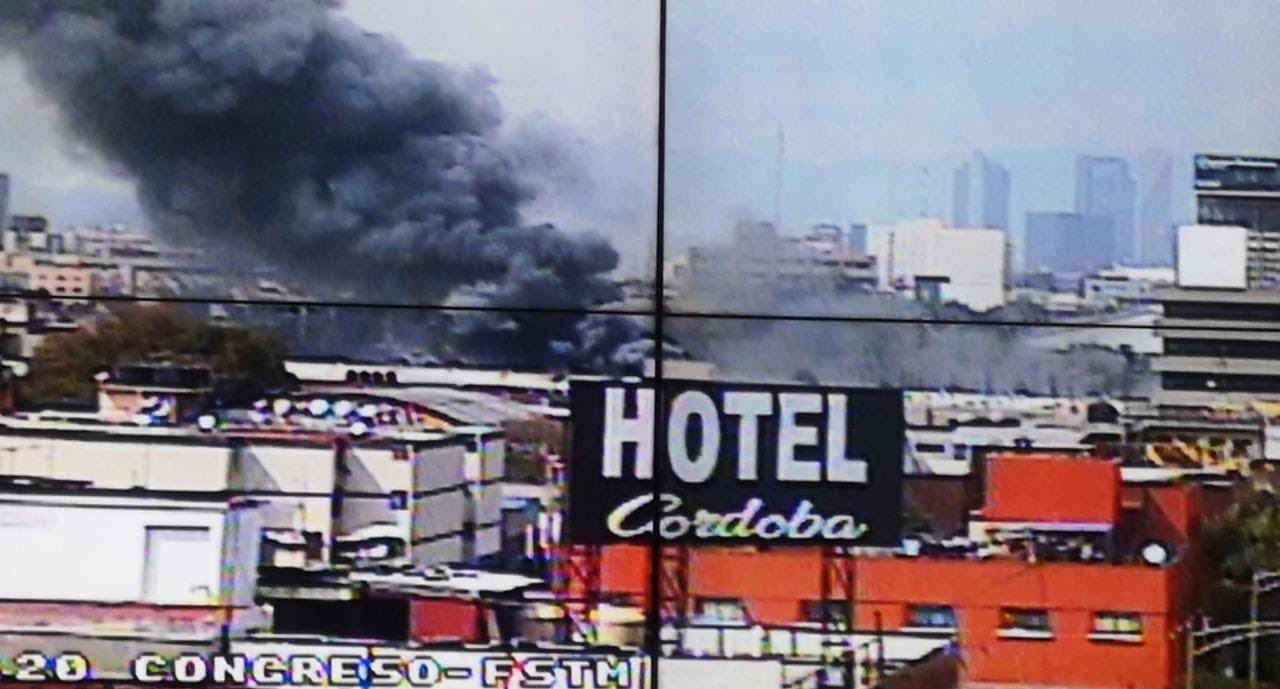 Incendio en Mercado de Sonora. Difunden fotos y videos 