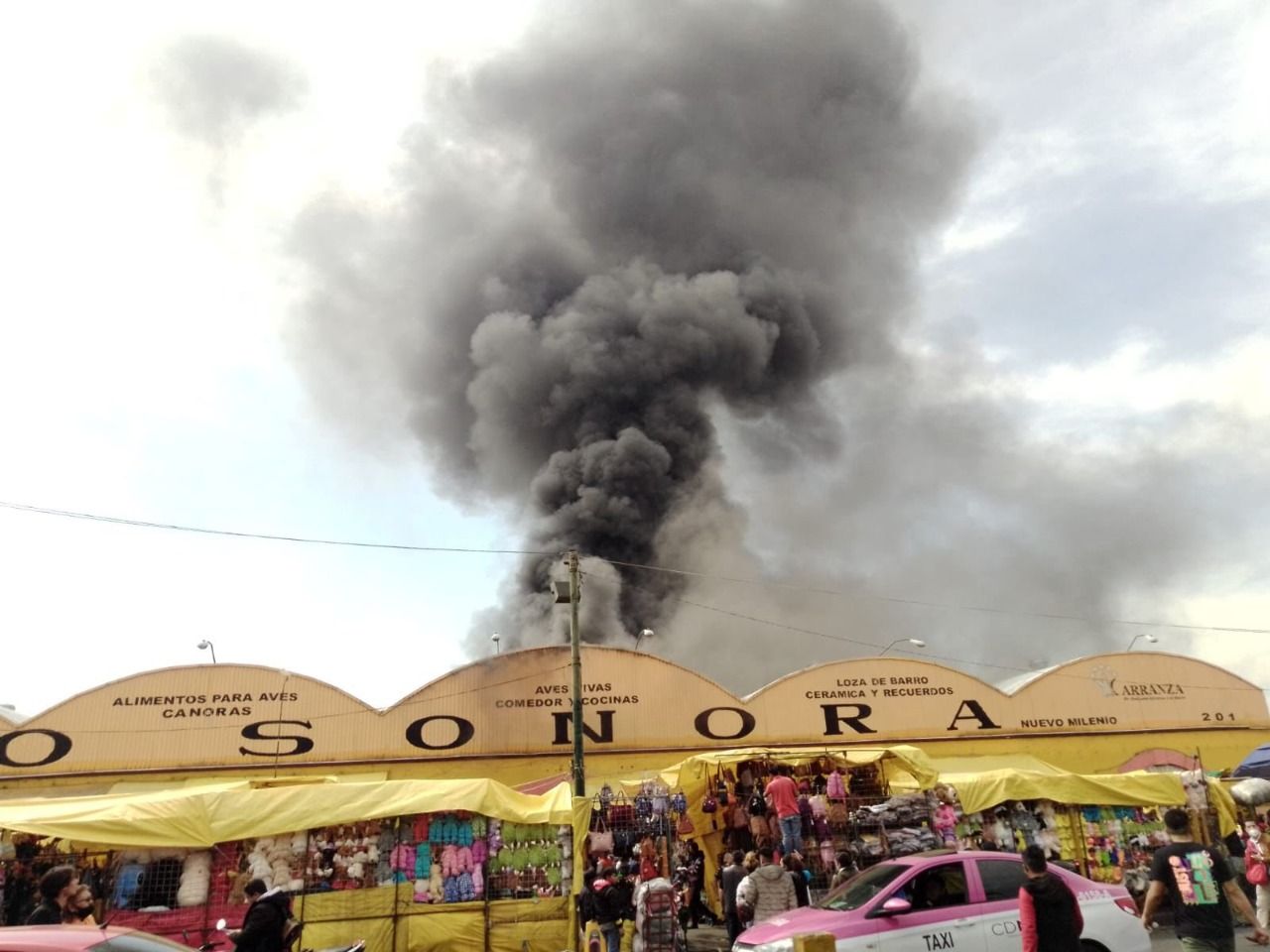 Incendio en Mercado de Sonora. Difunden fotos y videos 