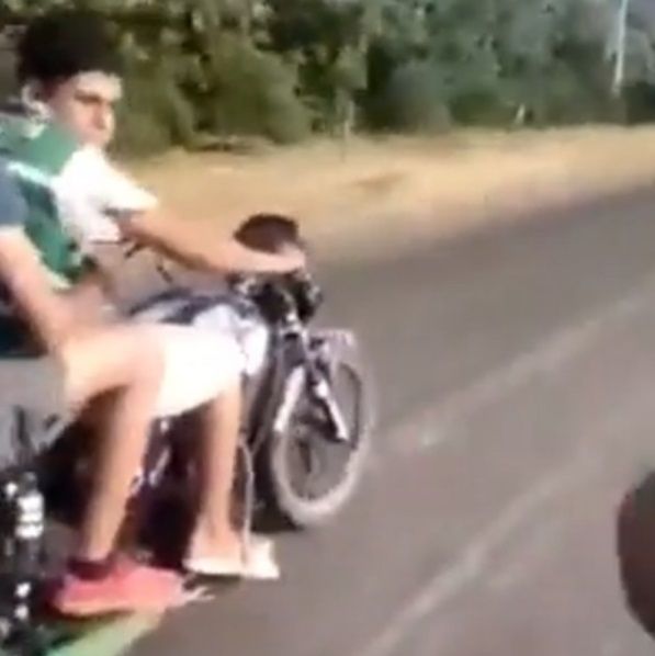 Muere motociclista tras chocar con camión