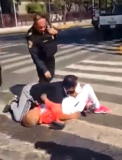 CDMX. Policías golpean a pareja en Iztacalco |VIDEO