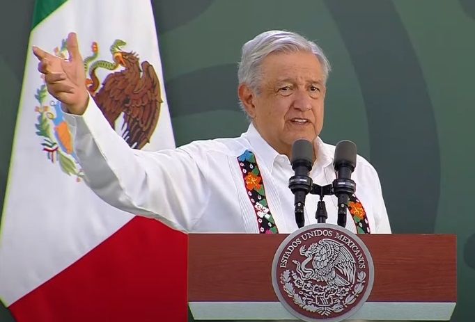 AMLO acusa 'chicanadas' del INE