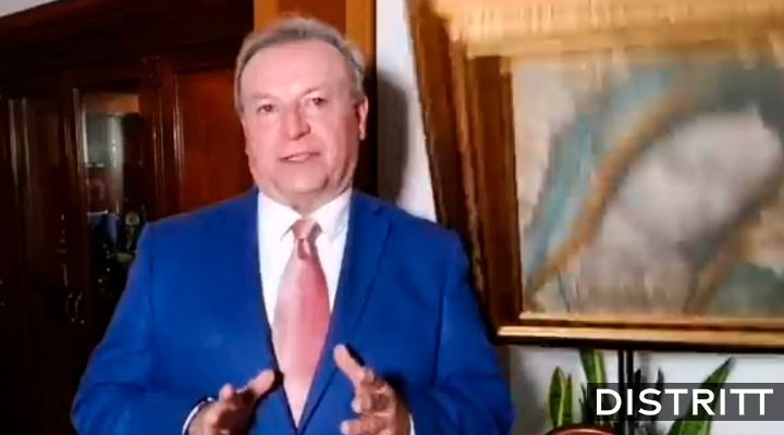 Se le cae cuadro de la Virgen a Gilberto Lozano |VIDEO