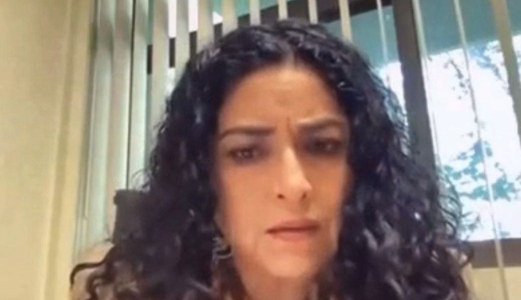 Maestra se enoja con alumno que la llamó 'miss'