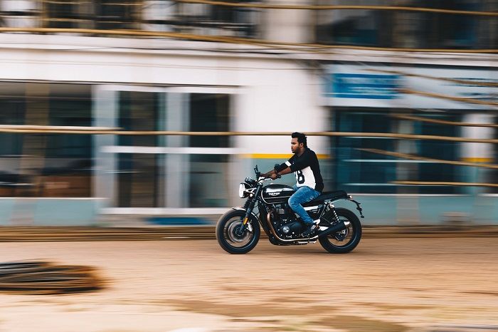 Motociclista pierde la pierna tras chocar con auto