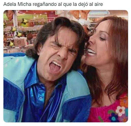 Tunden a Adela Micha con memes