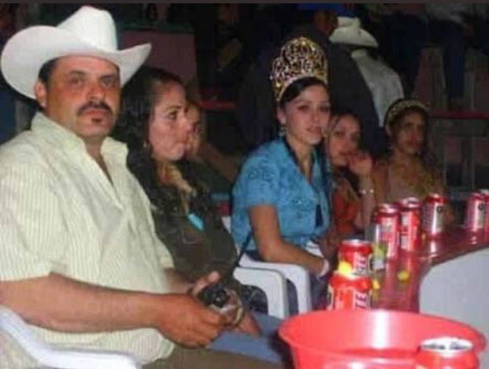 ¿Quiénes son los padres de Emma Coronel?