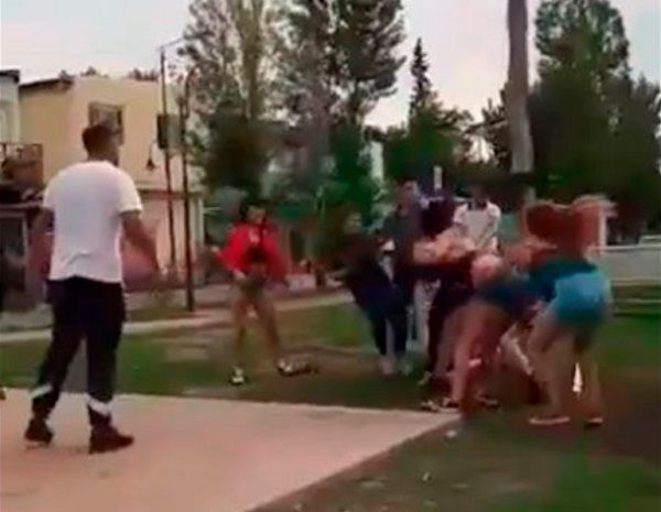 Captan pelea de mujeres tras fiesta en Argentina |VIDEO