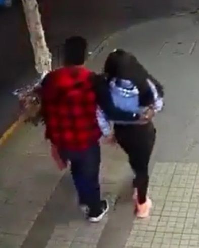 Mujer tira regalo de su novio y se va con otro |VIDEO