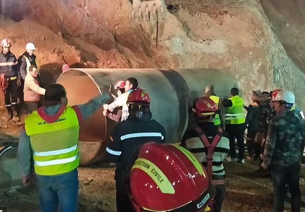 Rayan. Extraen sin vida a niño que cayó en pozo