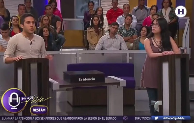 Adela Micha se burla de Alex Tienda