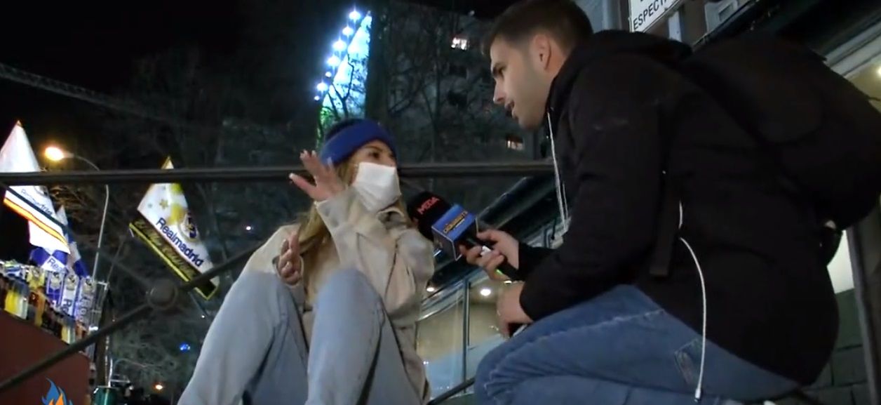 Real Madrid vs. PSG. Novia espera a pareja en estadio
