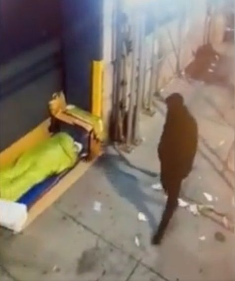 Hombre mata a indigente Nueva York