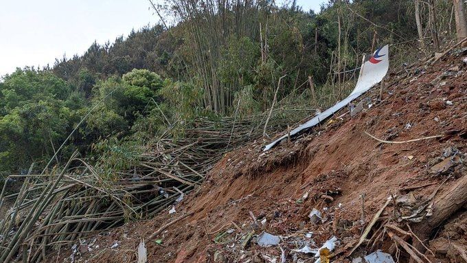 ¿Qué provocó el accidente del avión en China?