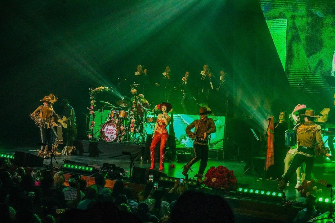 La reacción de Pepe Aguilar al romance de Ángela