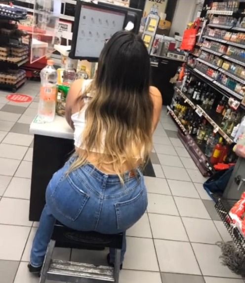 Lizbeth Castro. Nueva cajera de Oxxo se hace viral |VIDEO