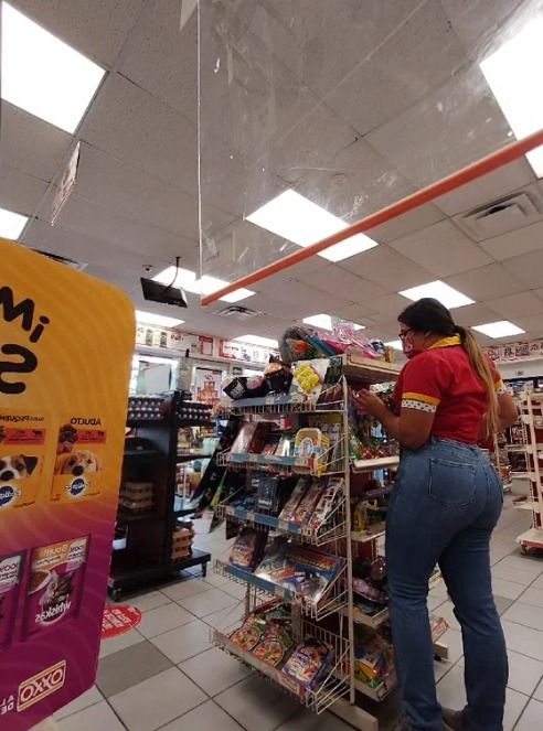 Lizbeth Castro. Nueva cajera de Oxxo se hace viral |VIDEO