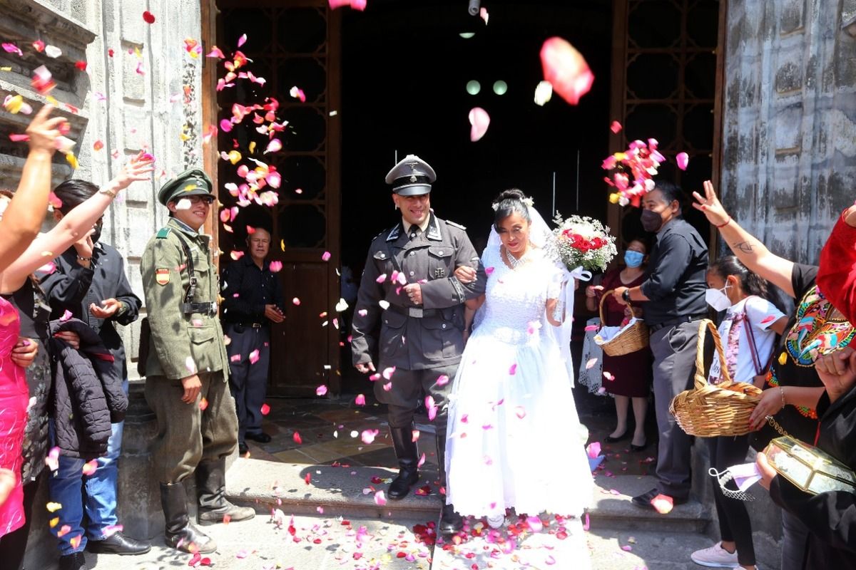 Pareja organiza boda con temática nazi en Tlaxcala |FOTOS 