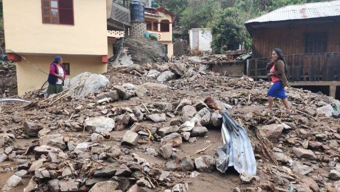 Huracán Agatha deja 11 muertos y 33 desaparecidos