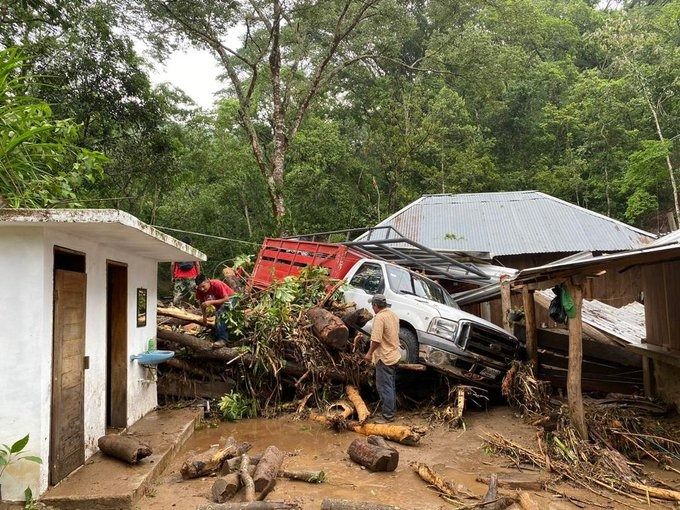 Huracán Agatha deja 11 muertos y 33 desaparecidos