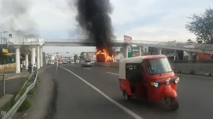 Sicarios del CJNG se graban incendiando Oxxo |VIDEO