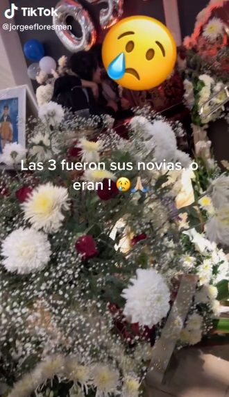 Joven muere y sus tres novias llegan al funeral |VIDEO