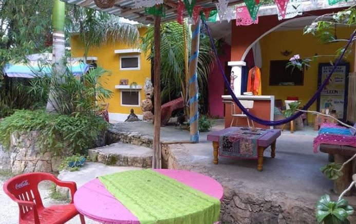 Así es hostal donde hallaron muerta a pareja francesa