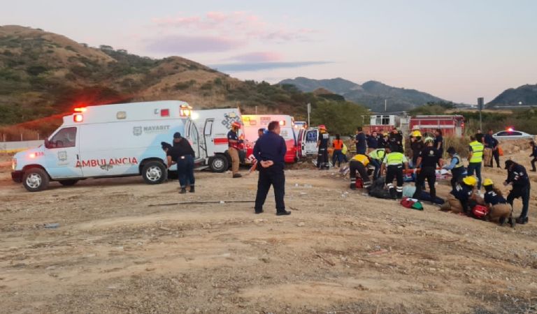 autobus-de-turistas-nayarit-emergencias