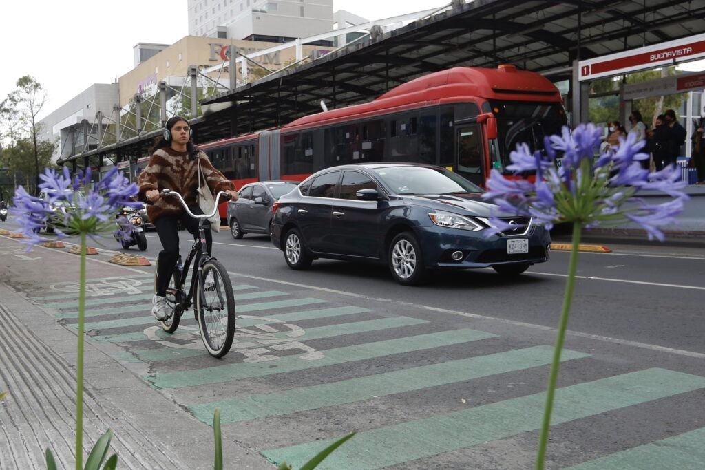 Sheinbaum apuesta por una movilidad sustentable en CDMX