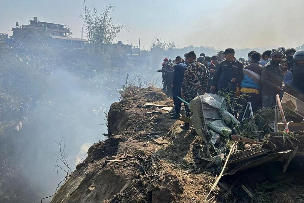 Acciones de rescate tras accidente aéreo en Nepal