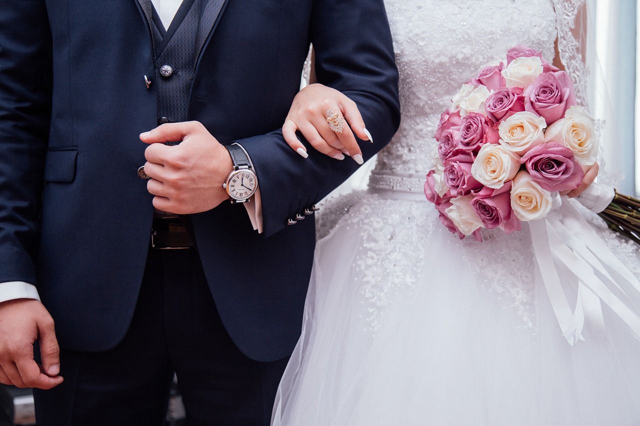  Hombre no se toma foto de boda con esposa