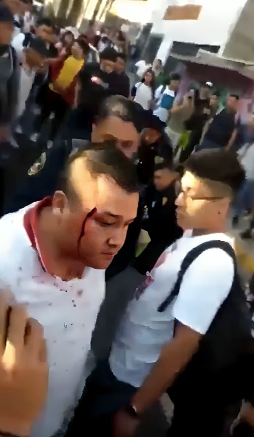 Hombre agrede a policía y es arrestado