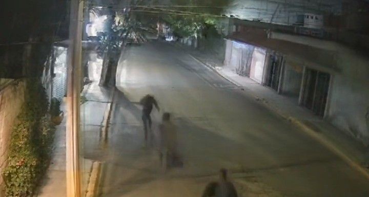 Sujetos golpean a ladrón tras asalto fallido