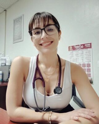 Jovanna Isabel, la doctora despedida por tener OnlyFans